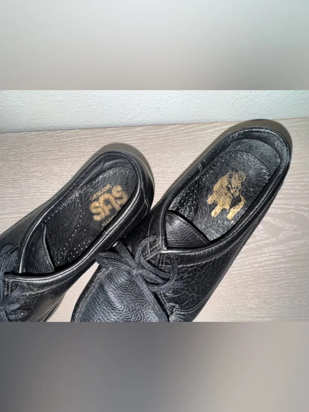 SAS genuine black